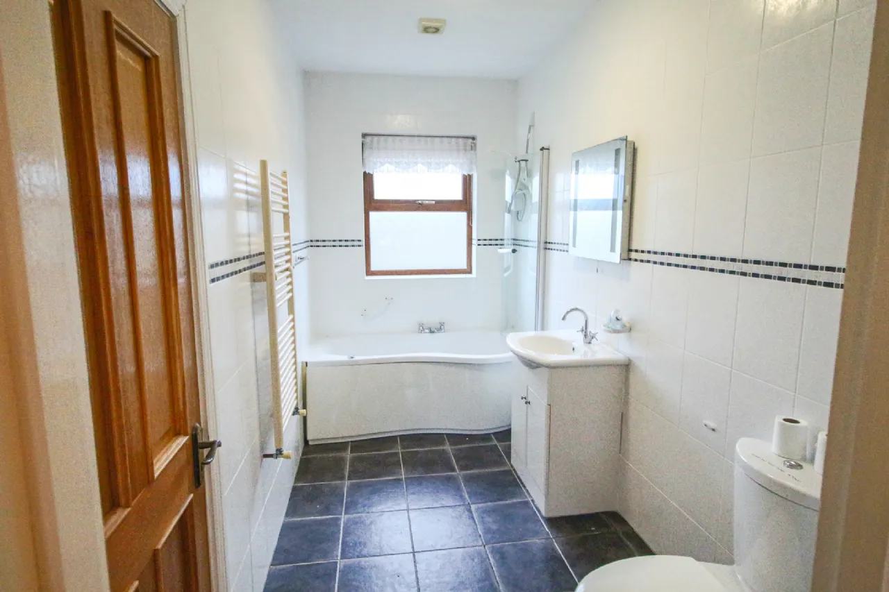 Photo of Clenahoo House, Leitrim Road, Carrick-On-Shannon,, Co. Leitrim, N41 FN24