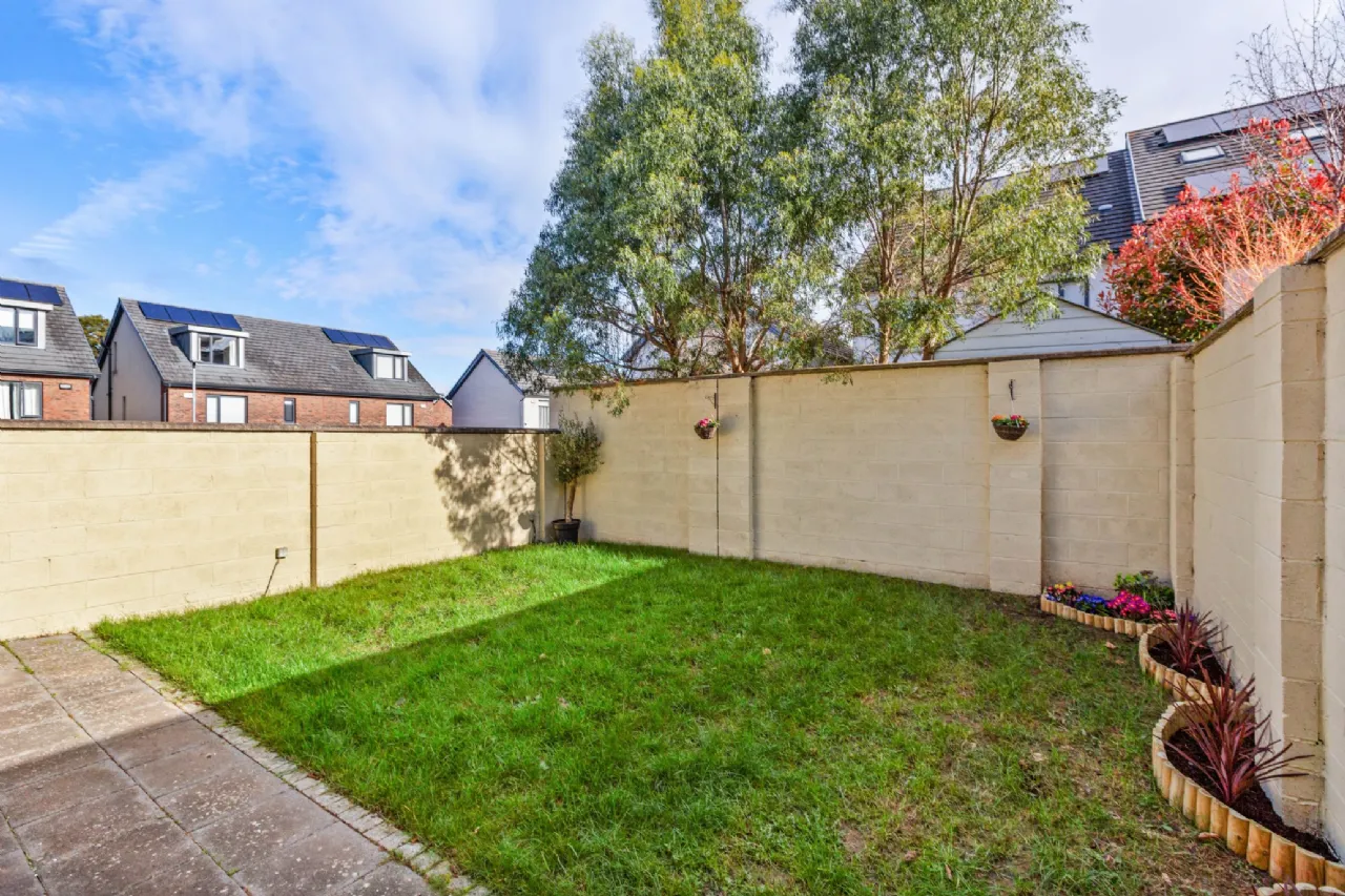 Photo of 2 Knockrabo Court, Goatstown Road, Goatstown, Dublin 14, D14 X2E1