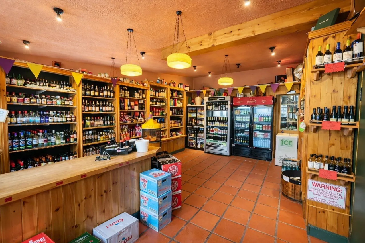 Photo of Reids Off Licence, Main Street, Enniscorthy,, Co. Wexford, Y21 CD71