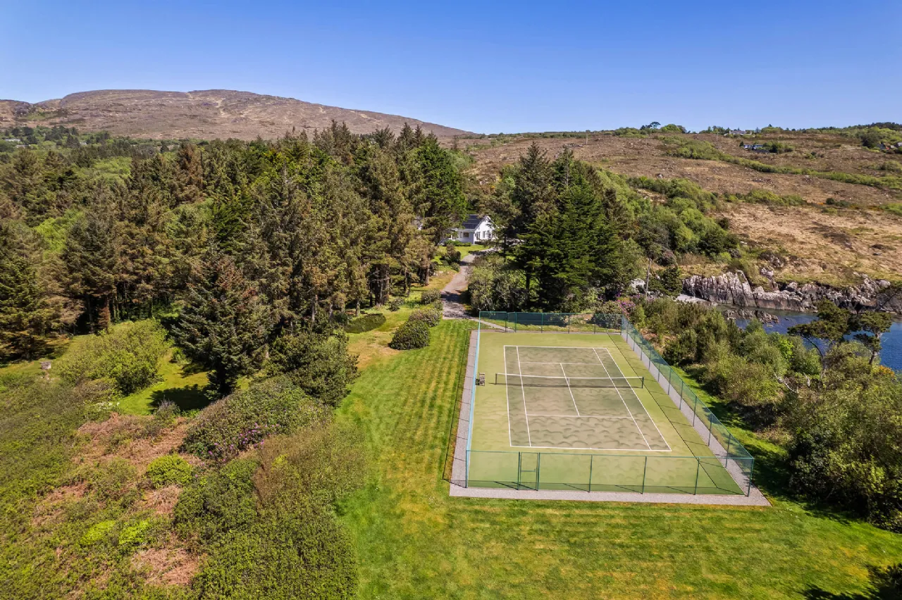 Photo of Vale Cove, Ardnaturrish Beg, Glengarriff, Co. Cork, P75 Y500