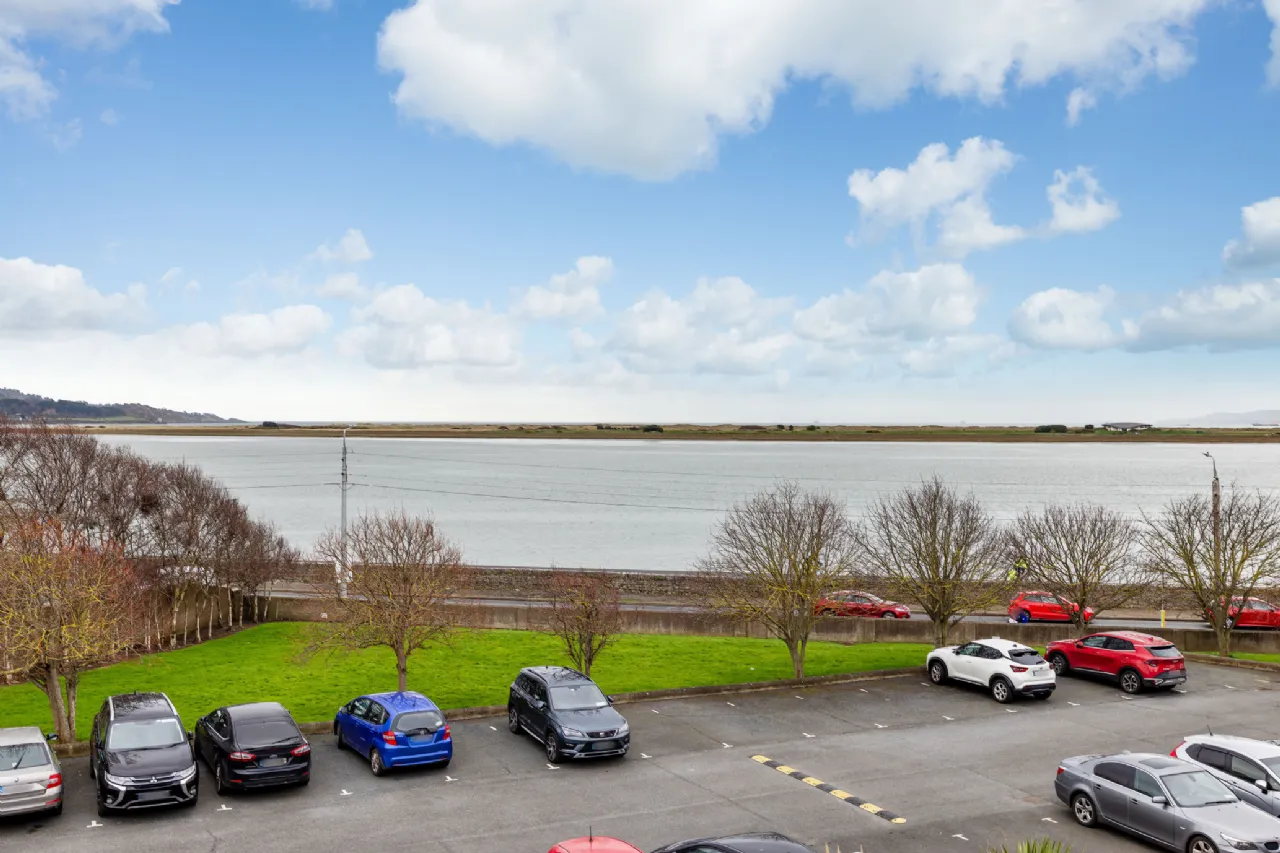 Photo of 23 Mariners Court, Sutton, Dublin 13, D05 XF65