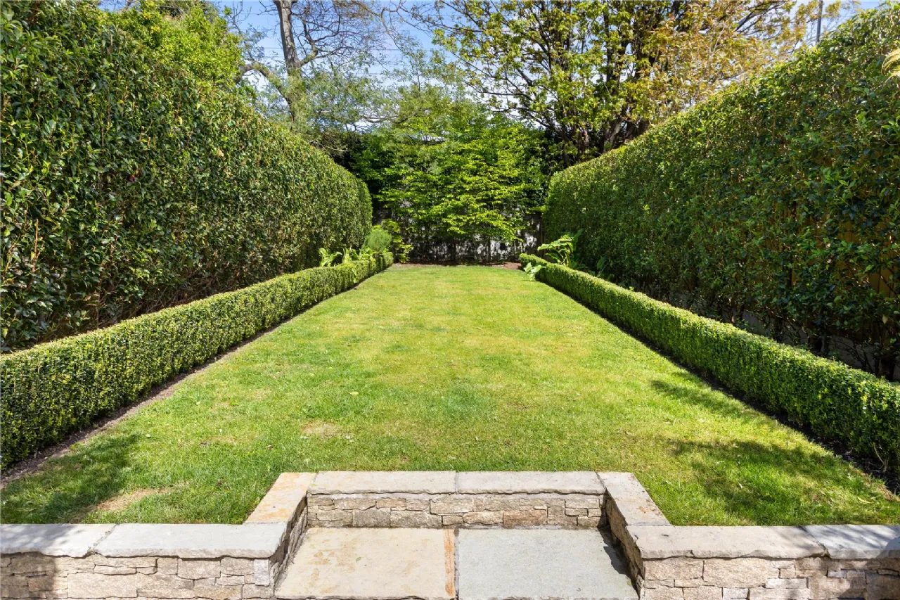 Photo of 22 Shelbourne Road, Ballsbridge, Dublin 4, D04 FR99