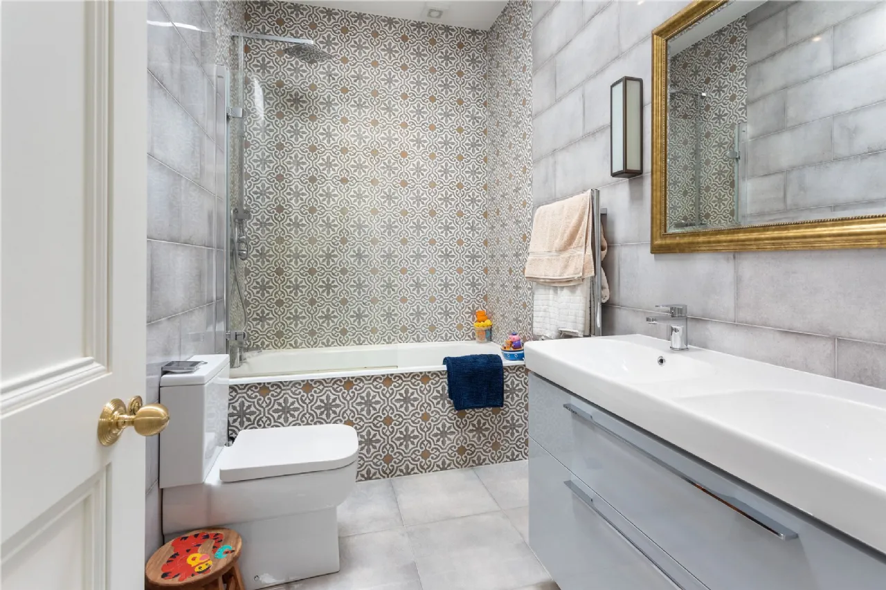 Photo of 22 Shelbourne Road, Ballsbridge, Dublin 4, D04 FR99