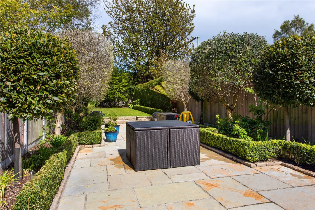 Photo of 22 Shelbourne Road, Ballsbridge, Dublin 4, D04 FR99