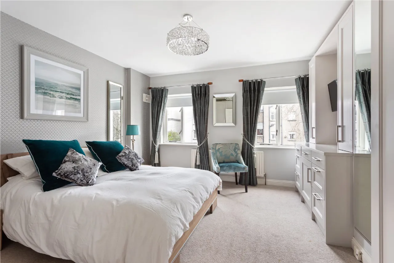 Photo of 40 Pembroke Gardens, Ballsbridge, Dublin 4, D04 T2H9