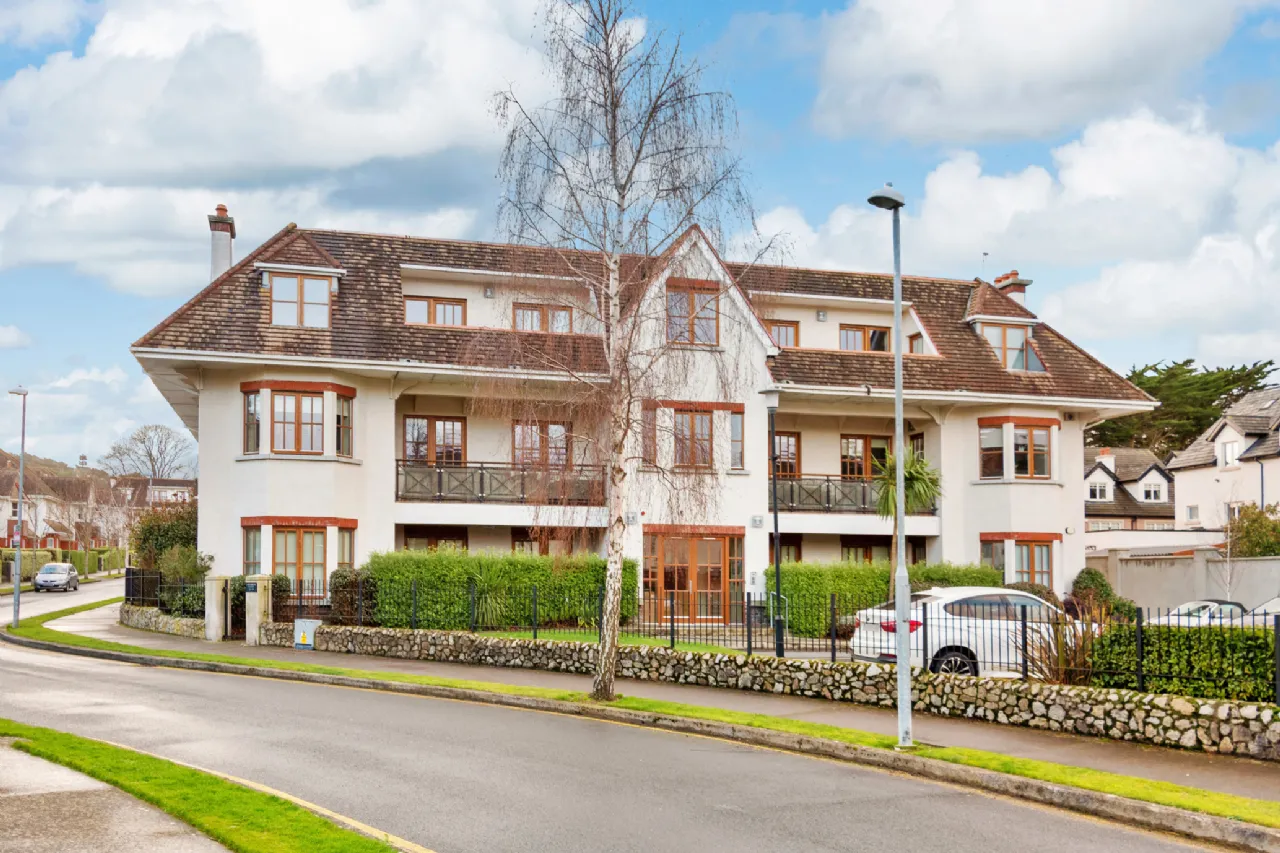 Photo of 32 Cairnbrook Avenue, Glenamuck Road, Carrickmines, Dublin 18, D18 HF86