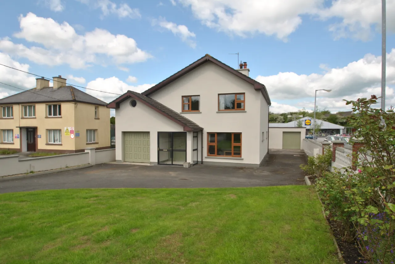 Photo of Birr Road, Roscrea, Co Tipperary, E53 A319