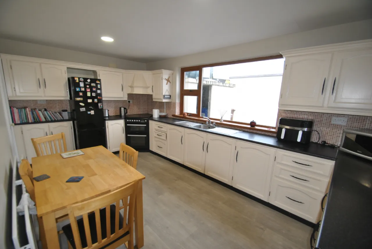 Photo of Birr Road, Roscrea, Co Tipperary, E53 A319