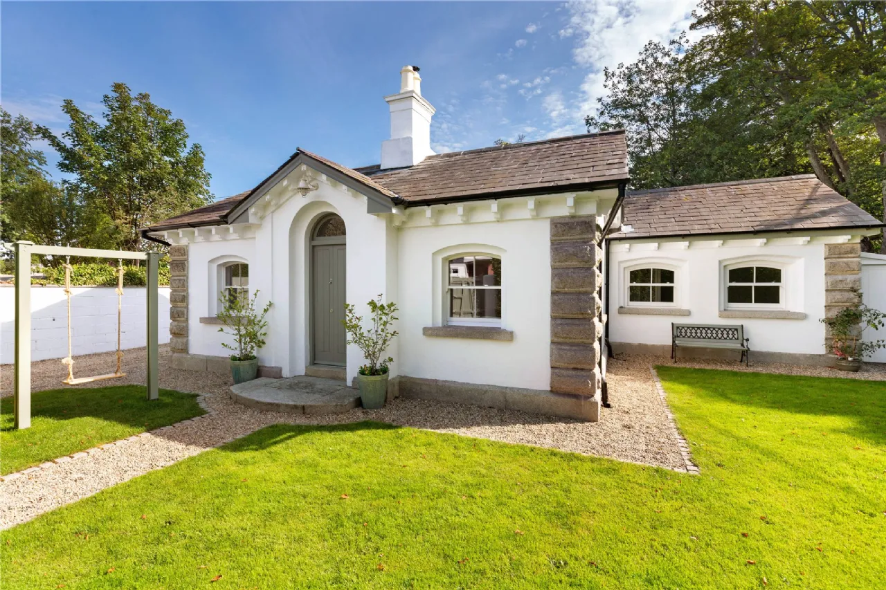 Photo of Eaton Brae Lodge, Corbawn Lane, Shankill, Co.Dublin, D18V6K4
