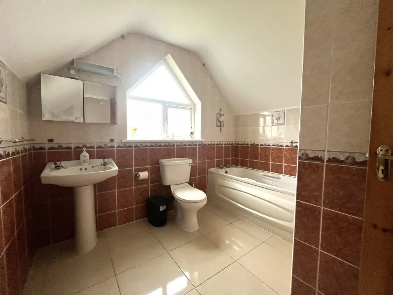 Photo of 24 White Crest, Pier Road, Enniscrone, Co Sligo, F26 N2W1