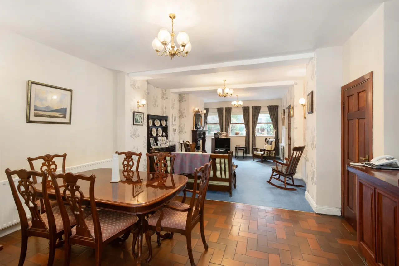 Photo of Beiginis, 14 Raglan Road, Ballsbridge, Dublin 4, D04 N5W0