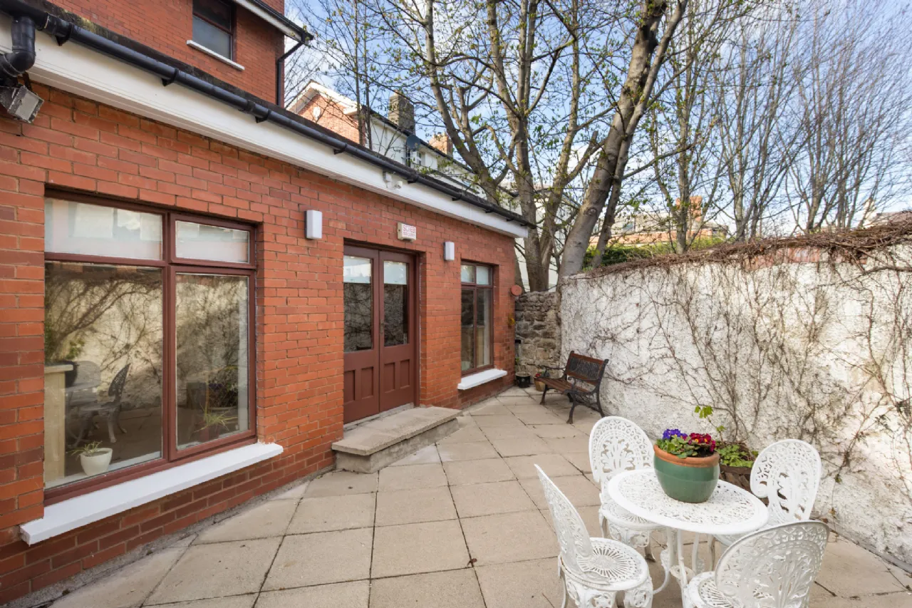 Photo of Beiginis, 14 Raglan Road, Ballsbridge, Dublin 4, D04 N5W0