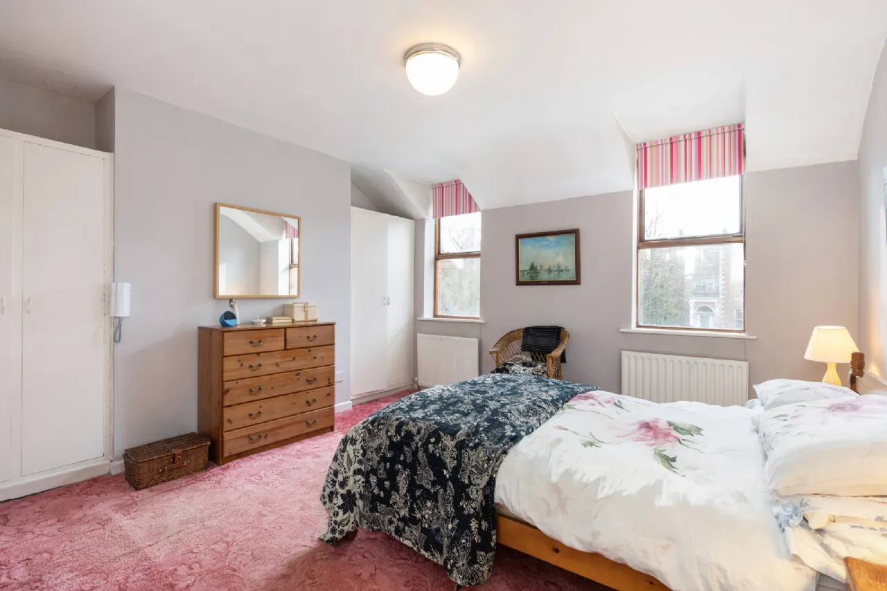 Photo of Beiginis, 14 Raglan Road, Ballsbridge, Dublin 4, D04 N5W0