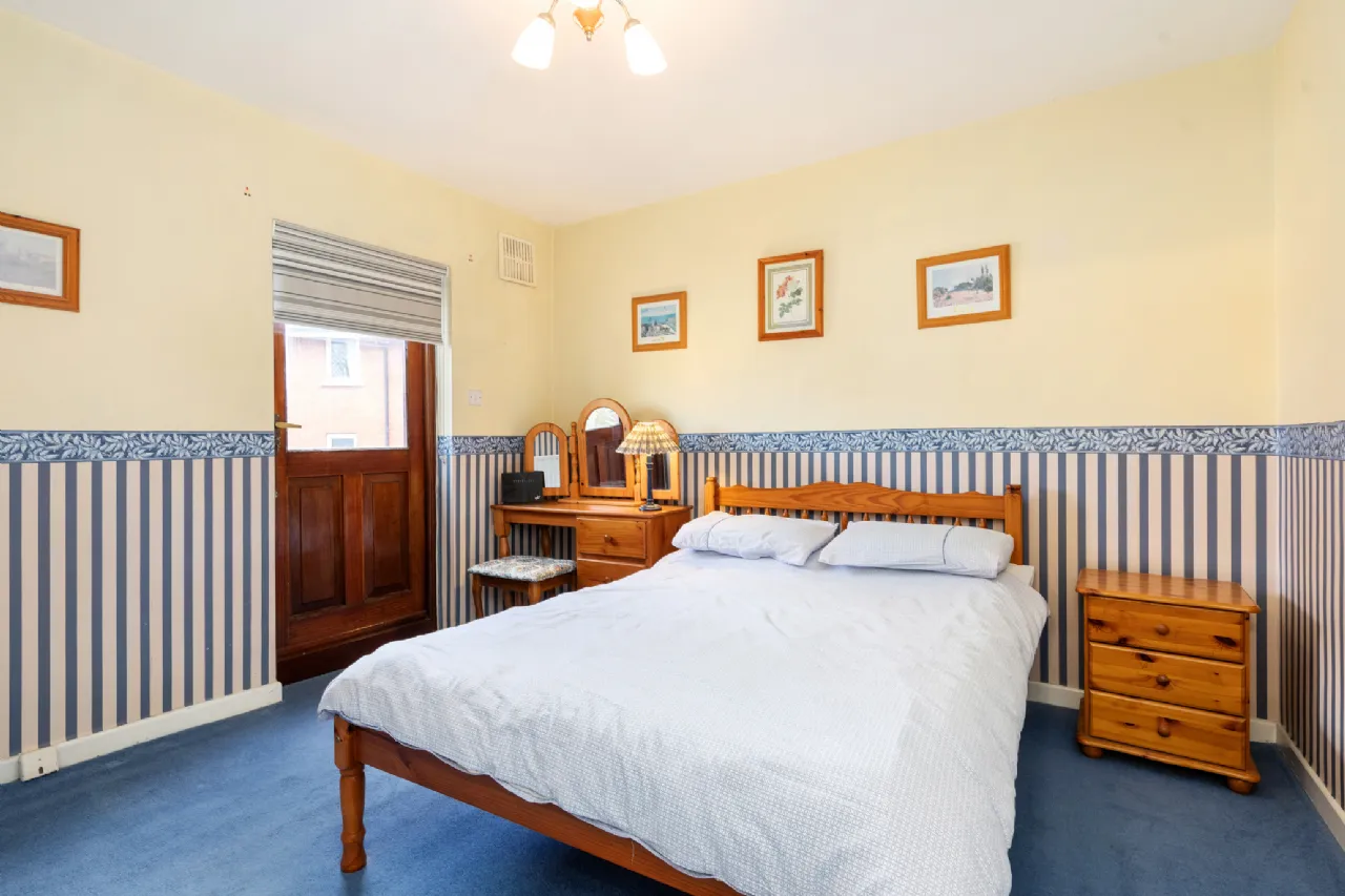 Photo of Beiginis, 14 Raglan Road, Ballsbridge, Dublin 4, D04 N5W0