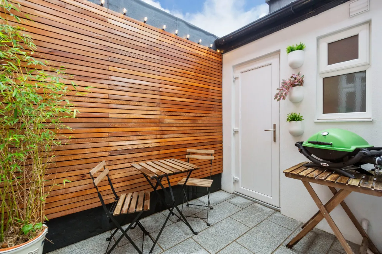 Photo of 73 Ringsend Road, Ringsend, Dublin 4, D04 KD57