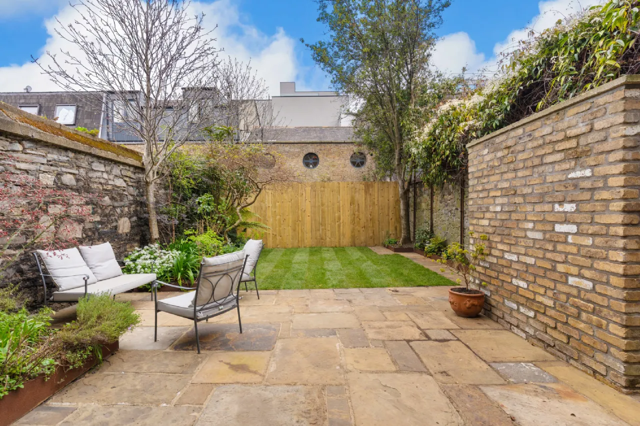 Photo of 25 Fitzwilliam Street Upper, Dublin 2, D02 K235