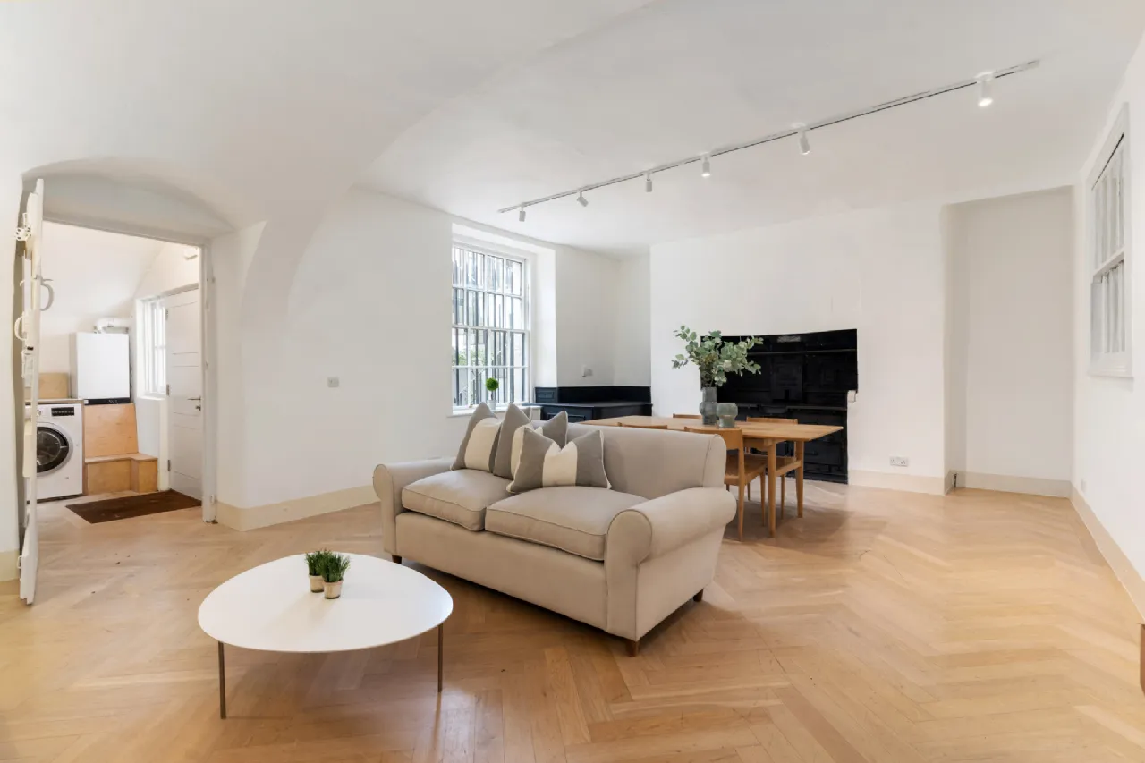 Photo of 25 Fitzwilliam Street Upper, Dublin 2, D02 K235