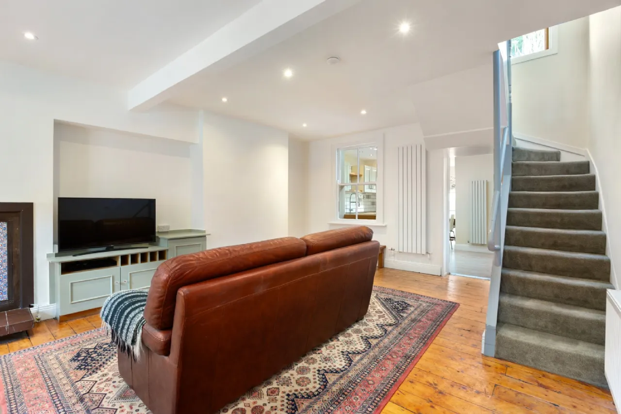 Photo of 8 Cambridge Avenue, Ringsend, Dublin 4, D04 AY15