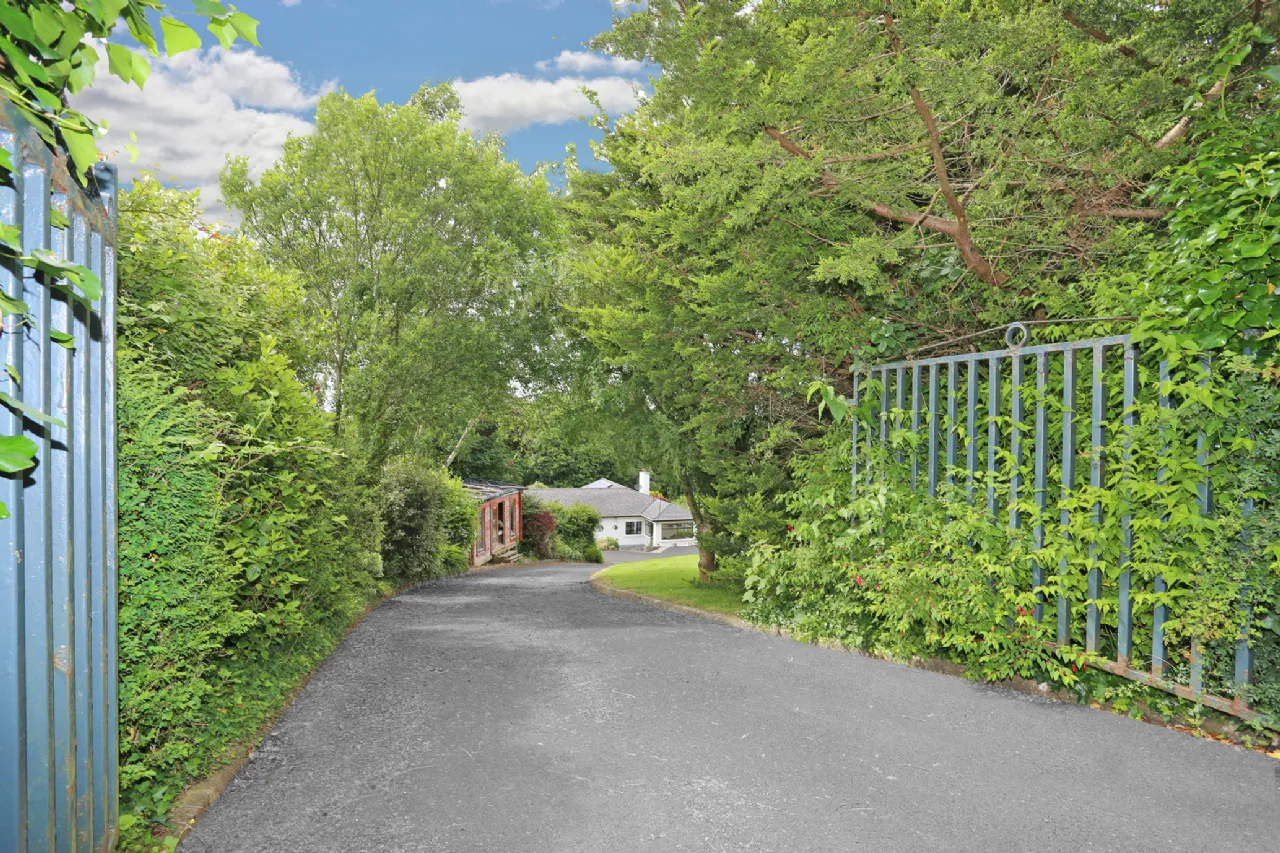 Photo of 15 Tullyvarraga Hill, Shannon, Clare, V14EY40