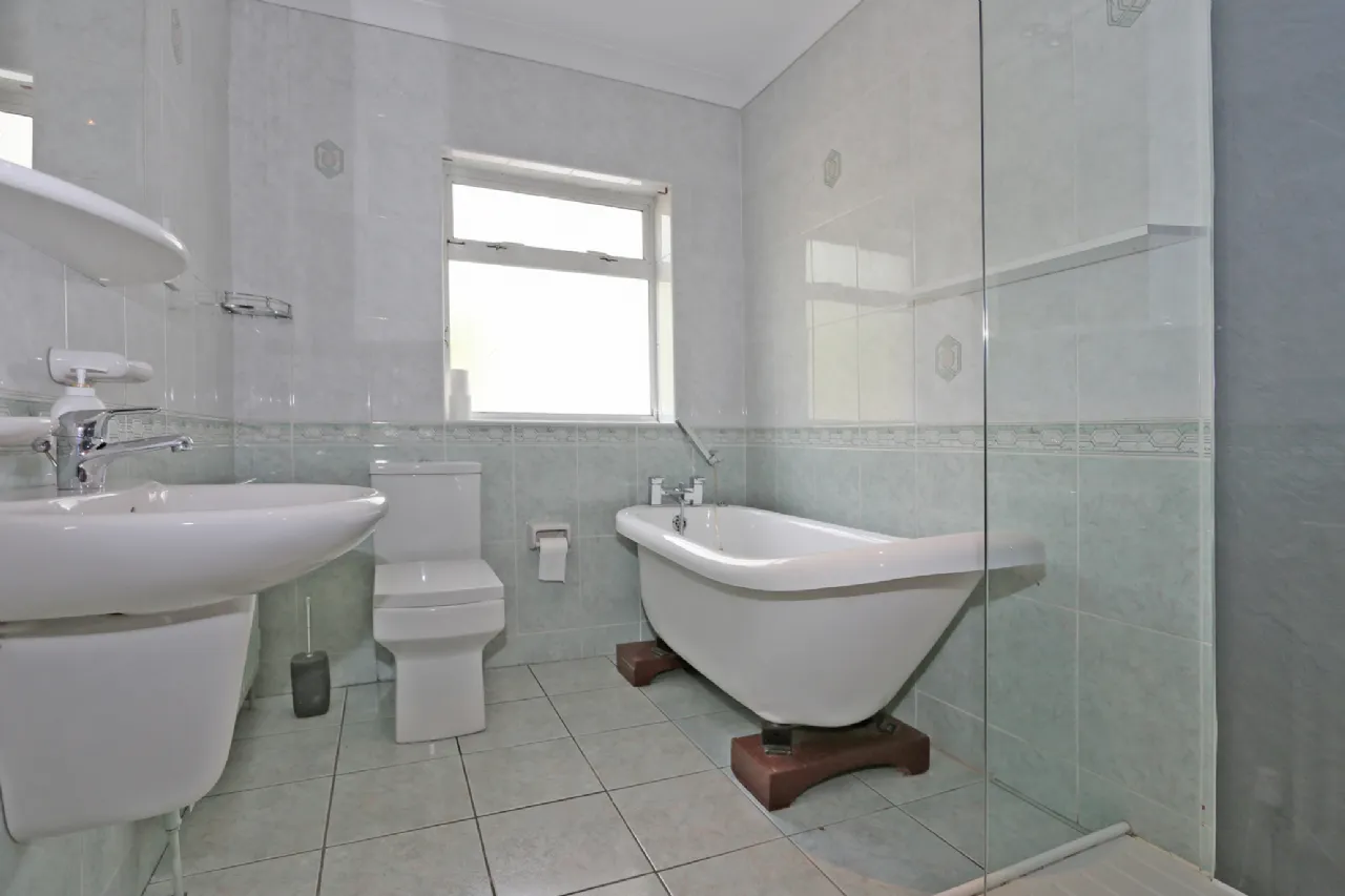 Photo of 15 Tullyvarraga Hill, Shannon, Clare, V14EY40
