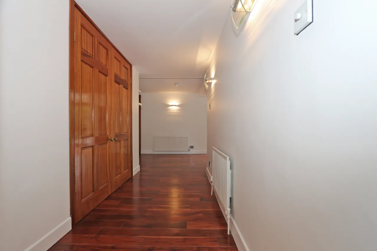 Photo of 15 Tullyvarraga Hill, Shannon, Clare, V14EY40
