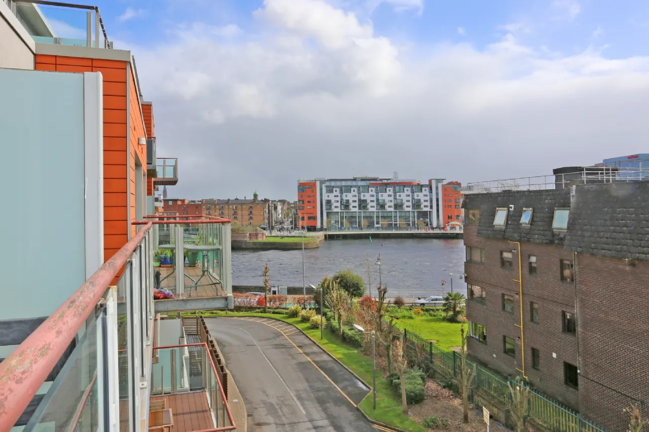 Photo of 69 The Sarsfield, The Strand, Limerick, V94 D4V9