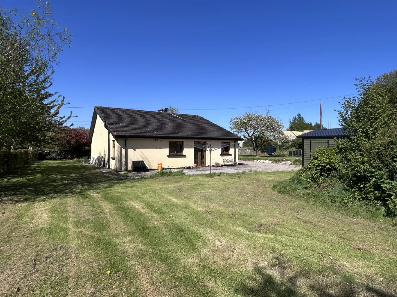 Photo of Honeysuckle Cottage, Ballinahinch, Cashel, Tipperary, E25V078