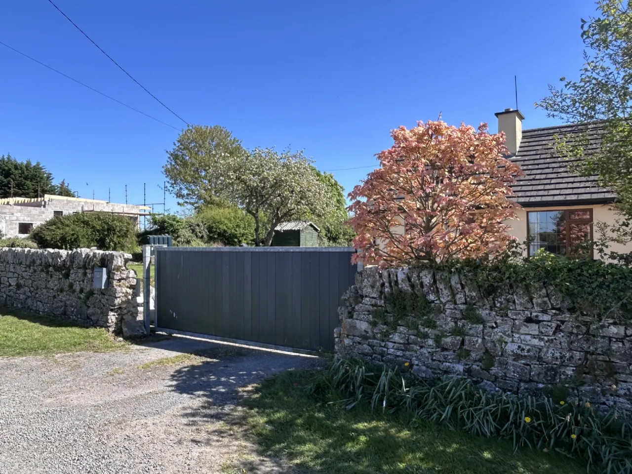 Photo of Honeysuckle Cottage, Ballinahinch, Cashel, Tipperary, E25V078