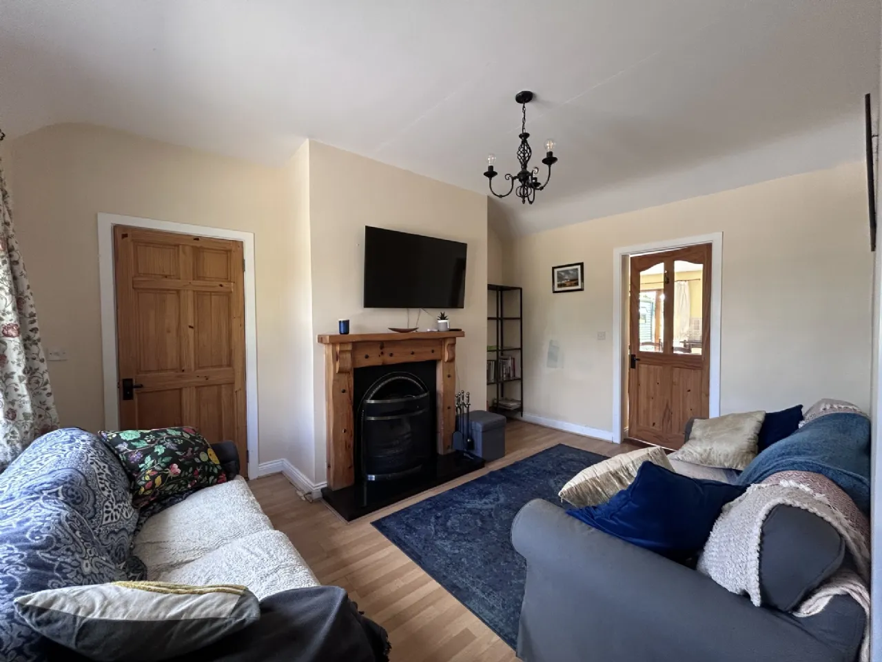 Photo of Honeysuckle Cottage, Ballinahinch, Cashel, Tipperary, E25V078