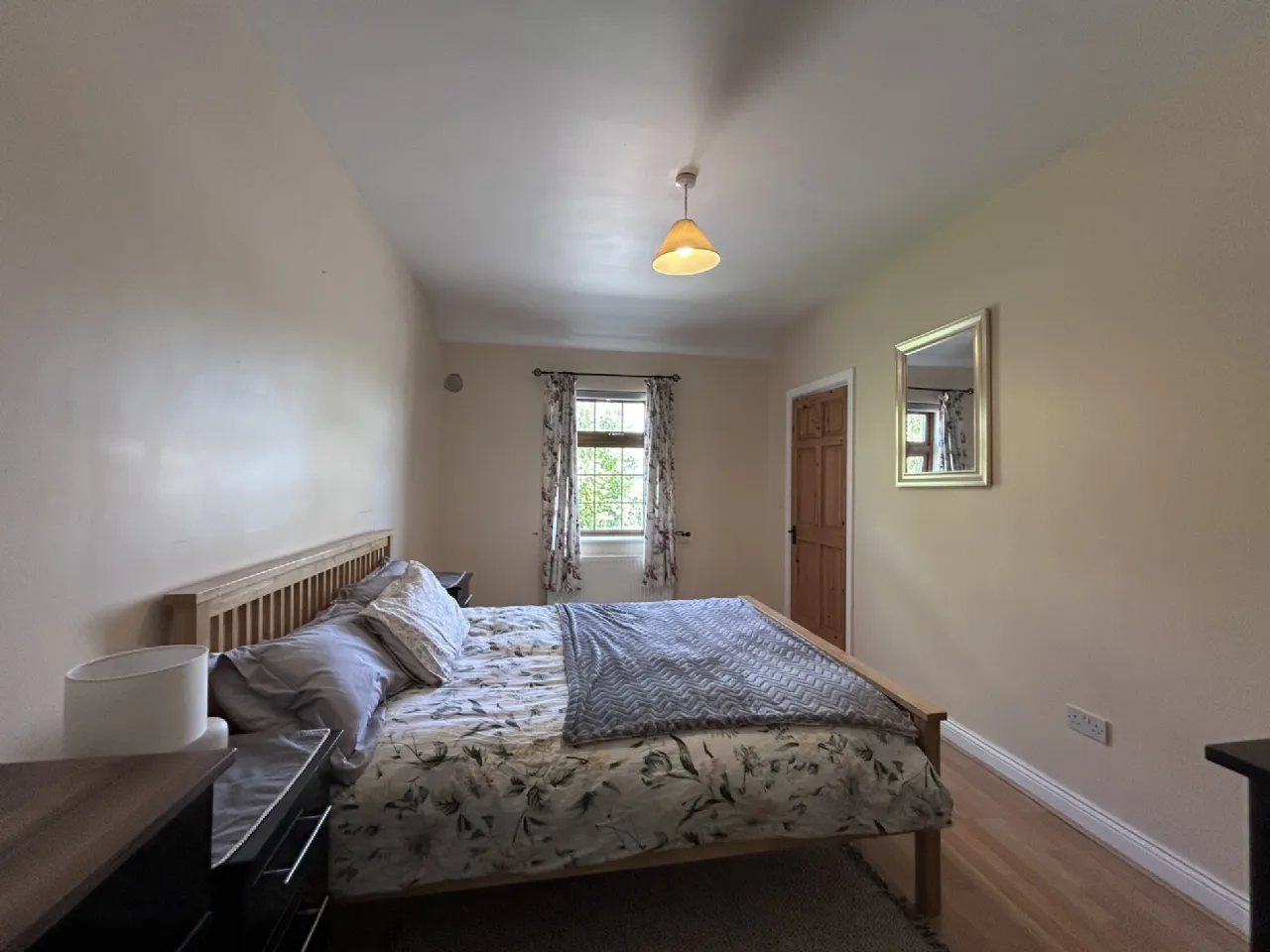 Photo of Honeysuckle Cottage, Ballinahinch, Cashel, Tipperary, E25V078