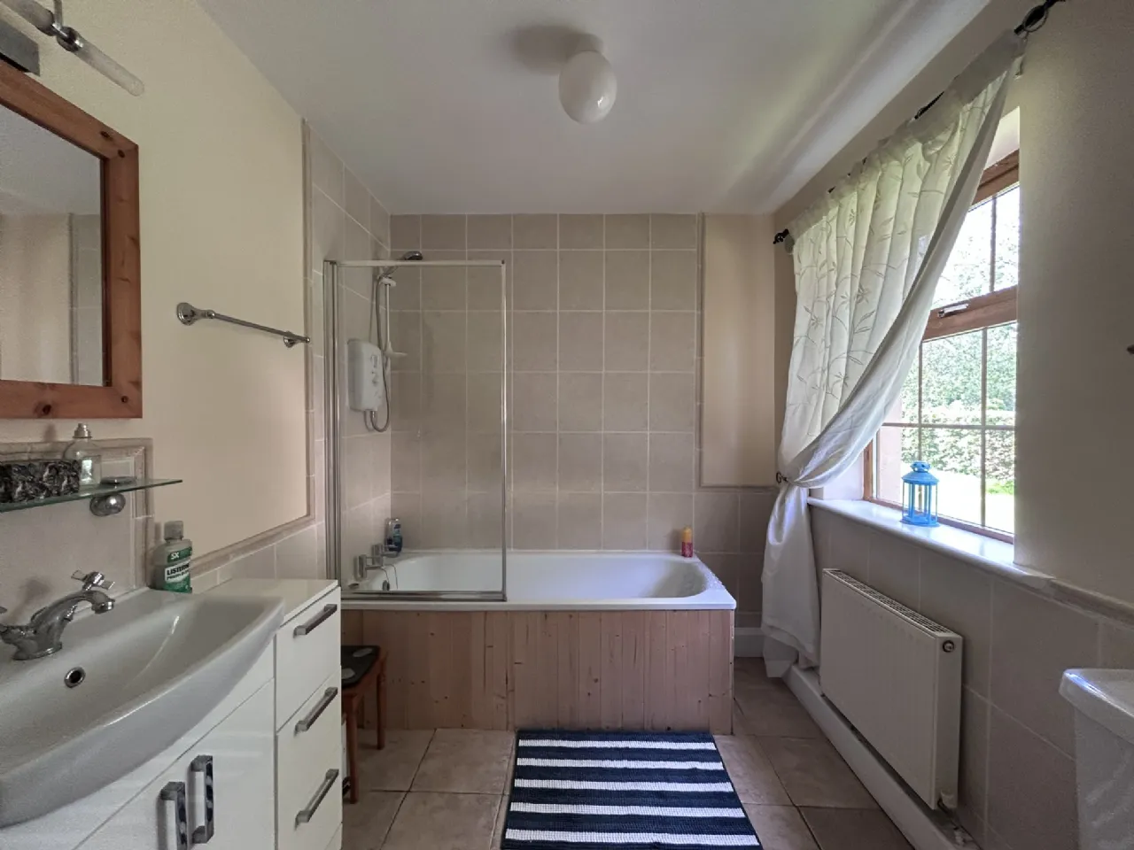 Photo of Honeysuckle Cottage, Ballinahinch, Cashel, Tipperary, E25V078
