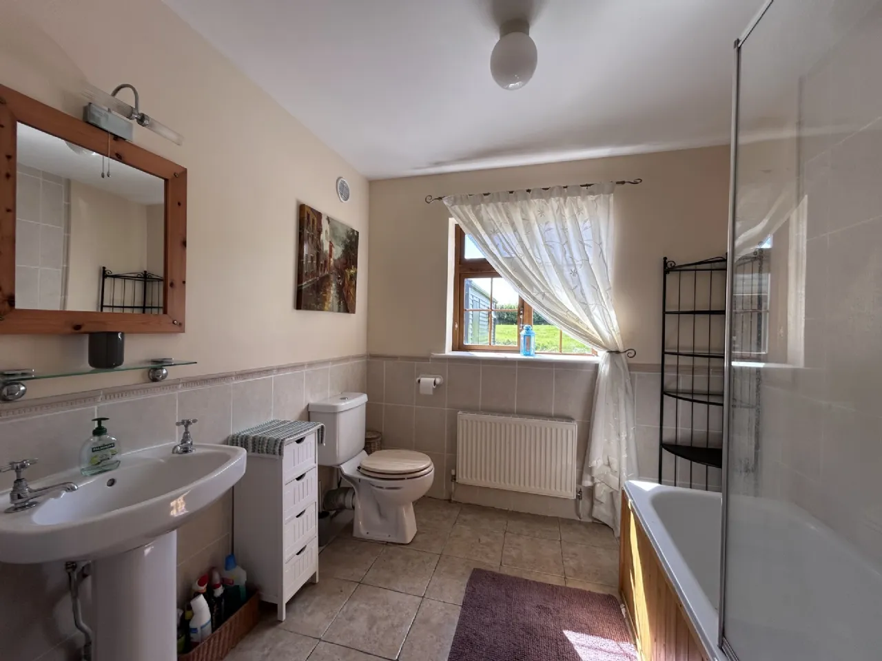 Photo of Honeysuckle Cottage, Ballinahinch, Cashel, Tipperary, E25V078