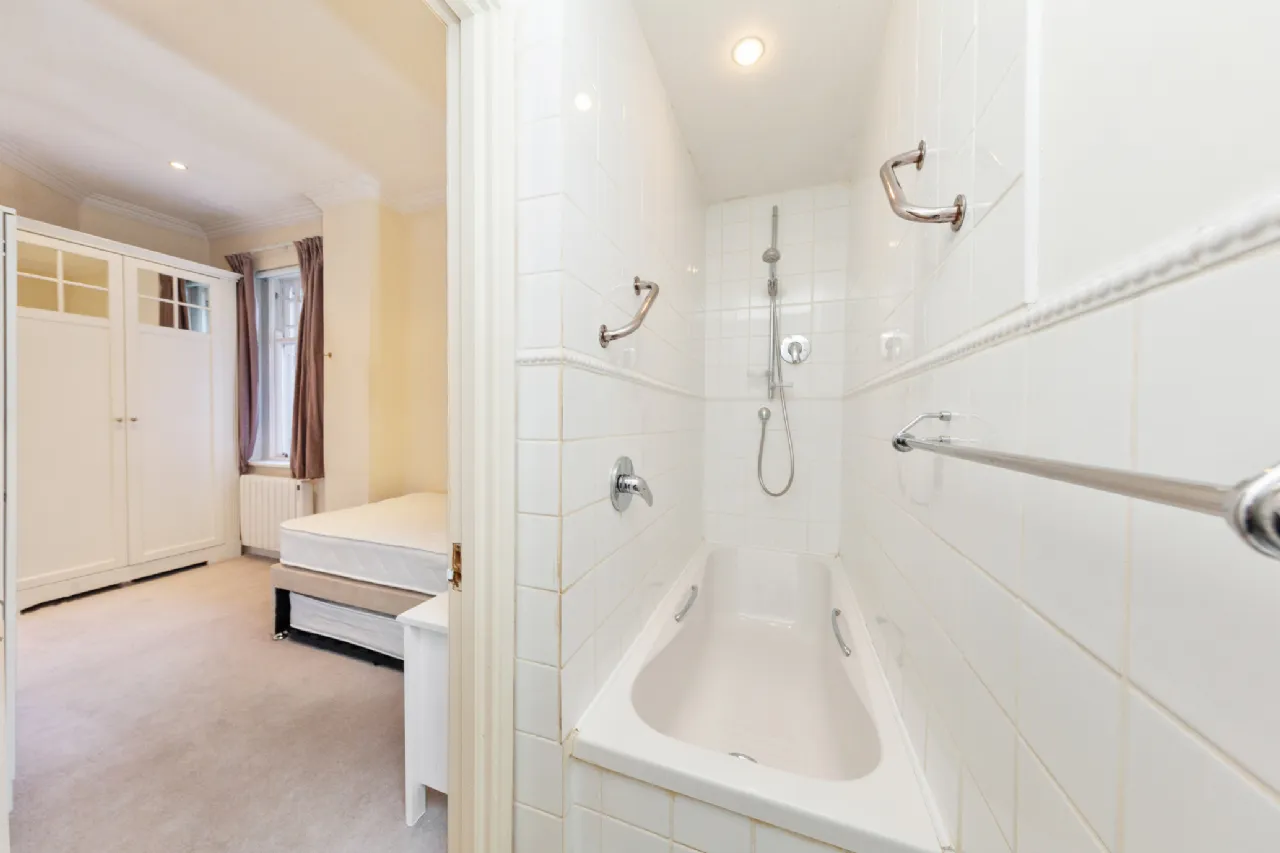 Photo of Apartment 12, Raglan Court, Raglan Road, Ballsbridge, Dublin 4, D04 XW25