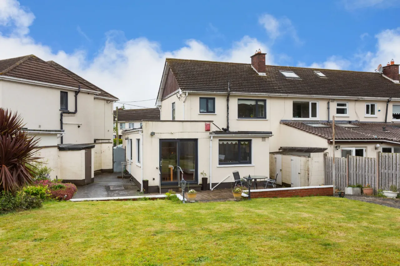 Photo of 33 Taney Avenue, Dundrum, Dublin 14, D14 R762