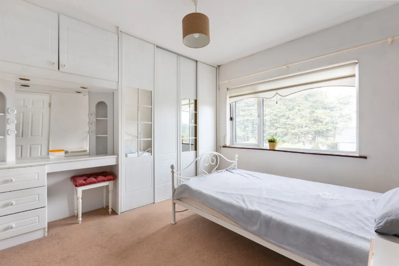 Photo of 33 Taney Avenue, Dundrum, Dublin 14, D14 R762