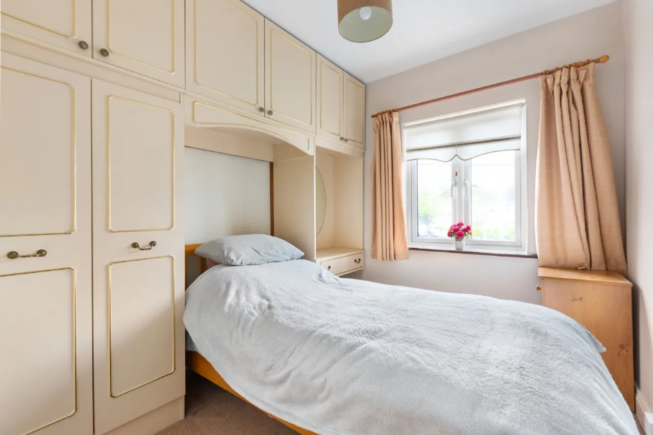 Photo of 33 Taney Avenue, Dundrum, Dublin 14, D14 R762