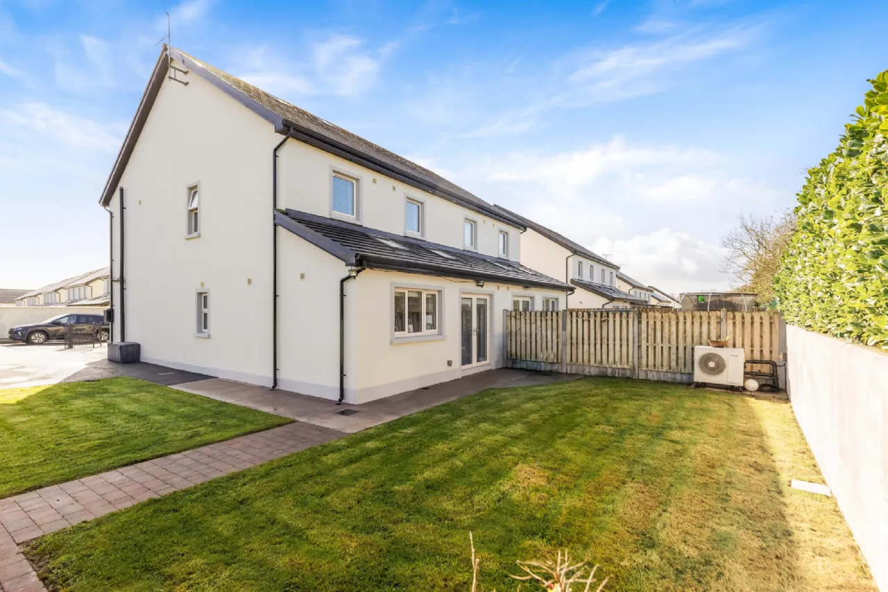 Photo of 1 Castle Park, Killycard, Castleblayney, A75 YT52