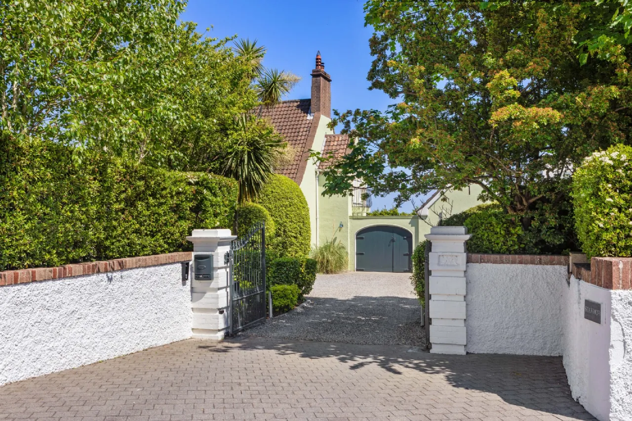 Photo of Stanmore, Stillorgan Rd, Foxrock, Dublin 18, D18 T9N4