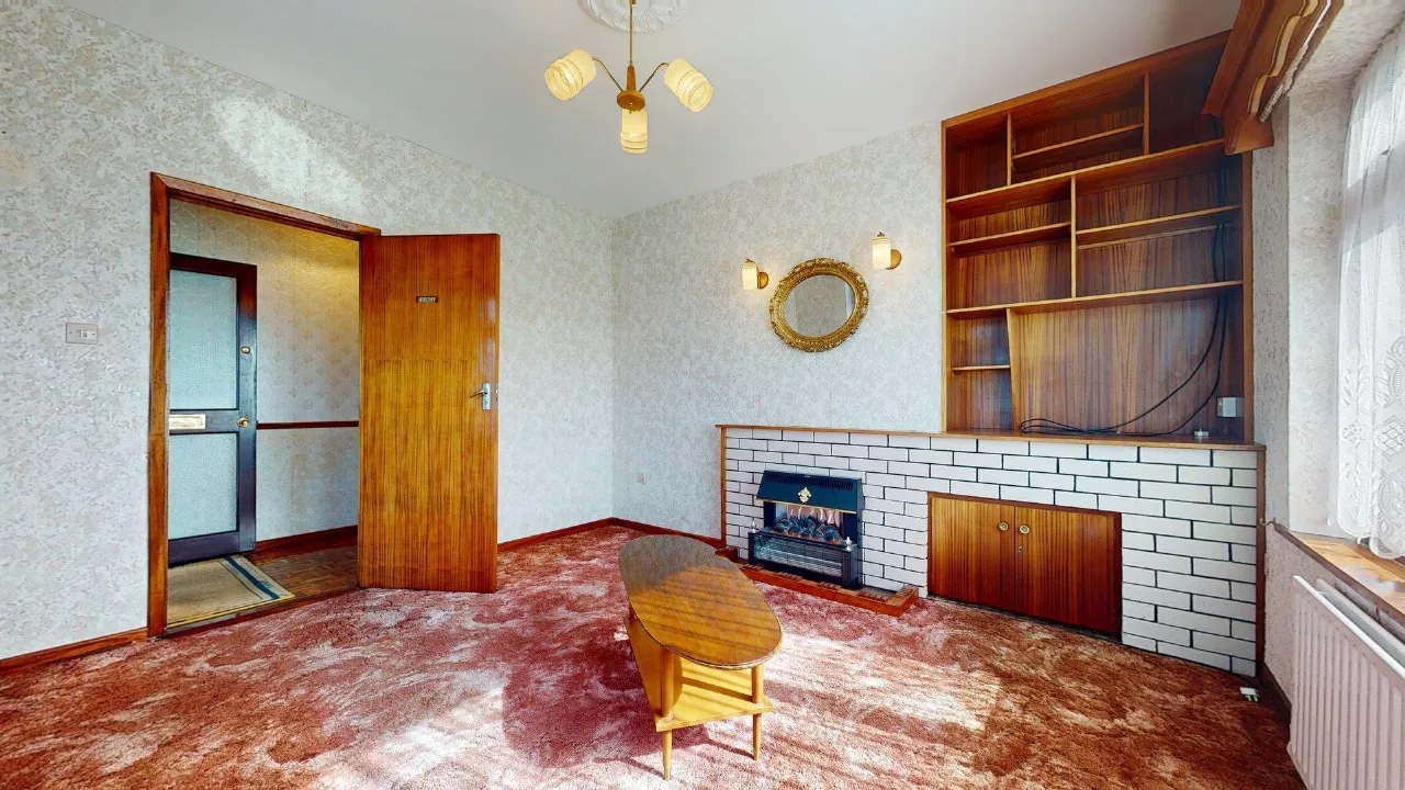 Photo of 4 Bed Plus Granny Flat, 