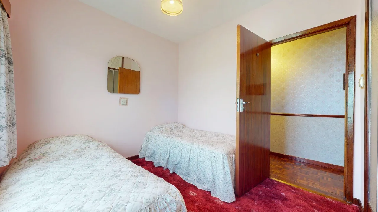 Photo of 4 Bed Plus Granny Flat, 