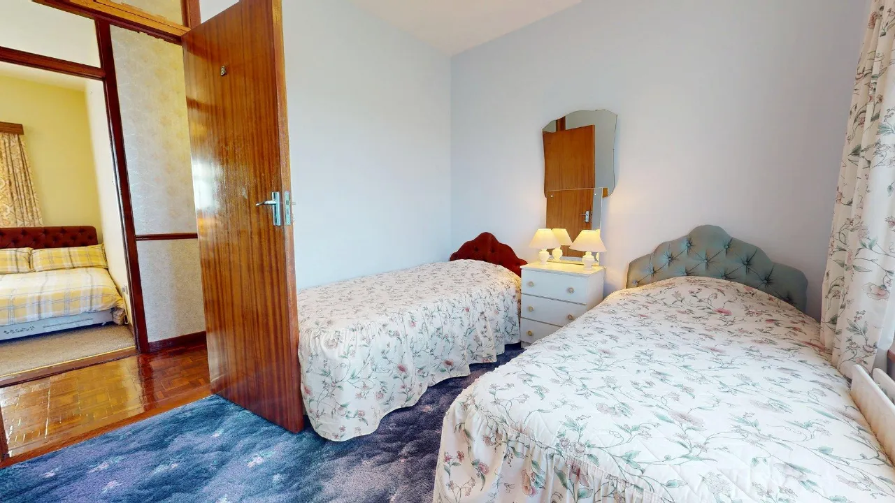 Photo of 4 Bed Plus Granny Flat, 