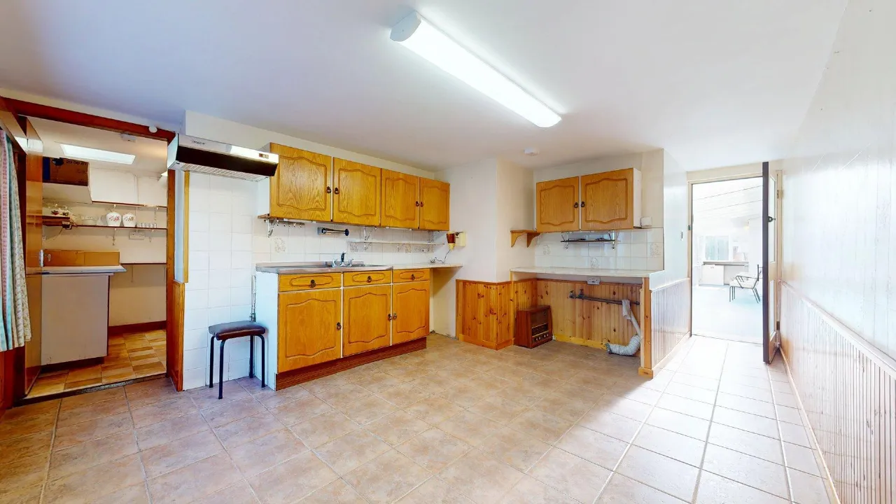 Photo of 4 Bed Plus Granny Flat, 