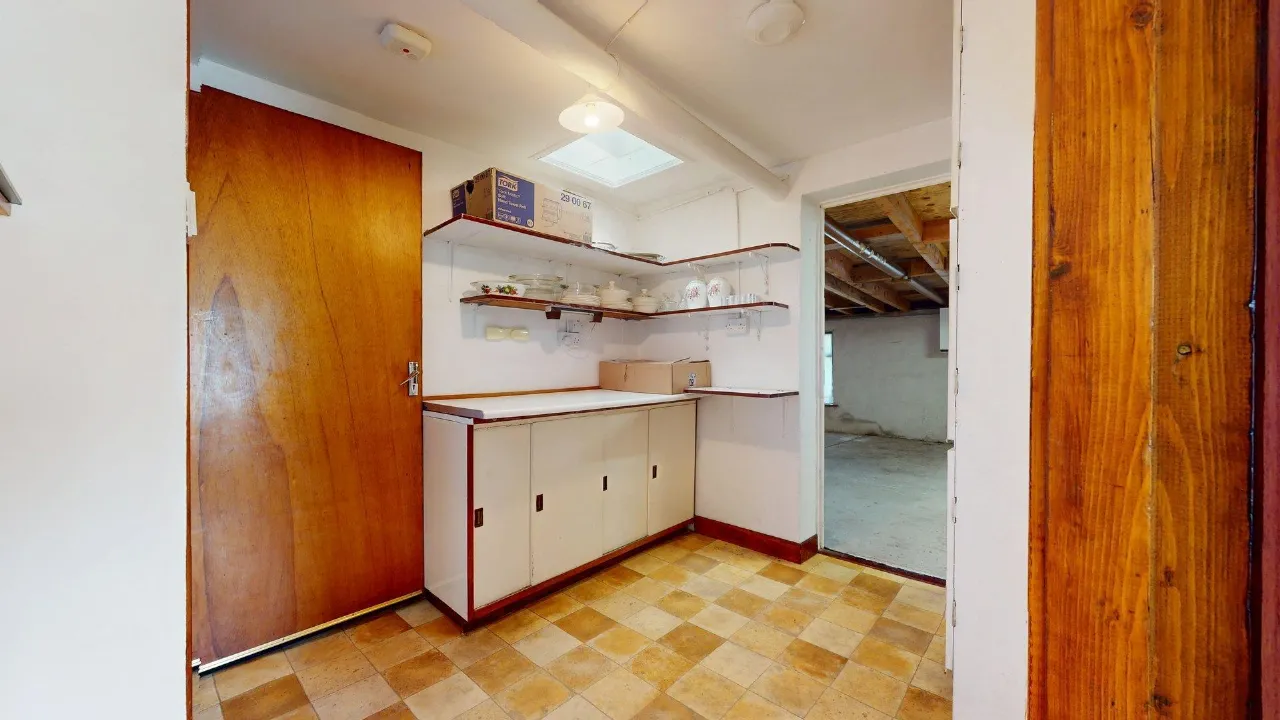 Photo of 4 Bed Plus Granny Flat, 