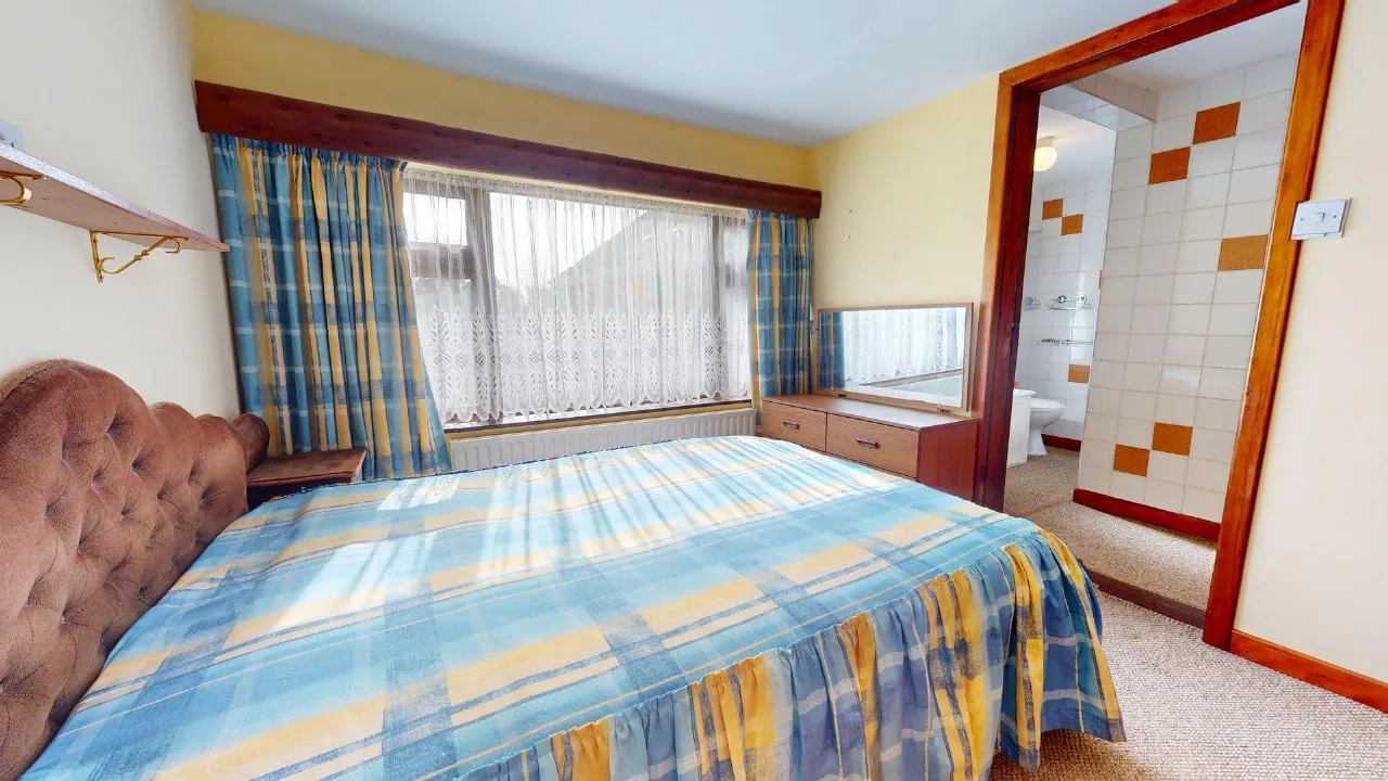 Photo of 4 Bed Plus Granny Flat, 