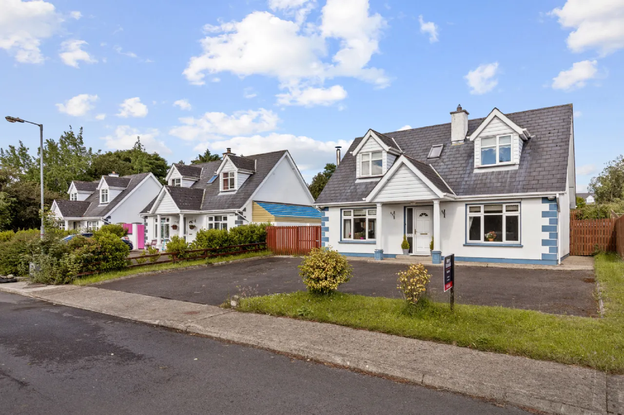 Photo of 5 Hillview, Ballinaboola, Newbawn, Co. Wexford, Y35 W898