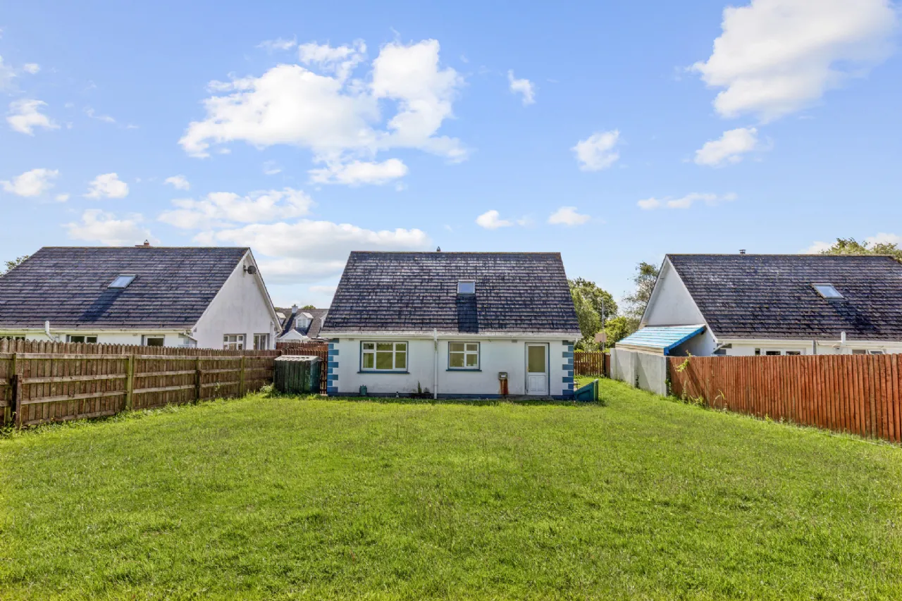 Photo of 5 Hillview, Ballinaboola, Newbawn, Co. Wexford, Y35 W898