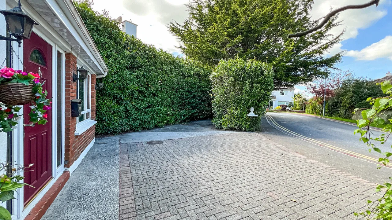 Photo of 1 Clarnwood, Freshford Road, Kilkenny, R95 HYW2