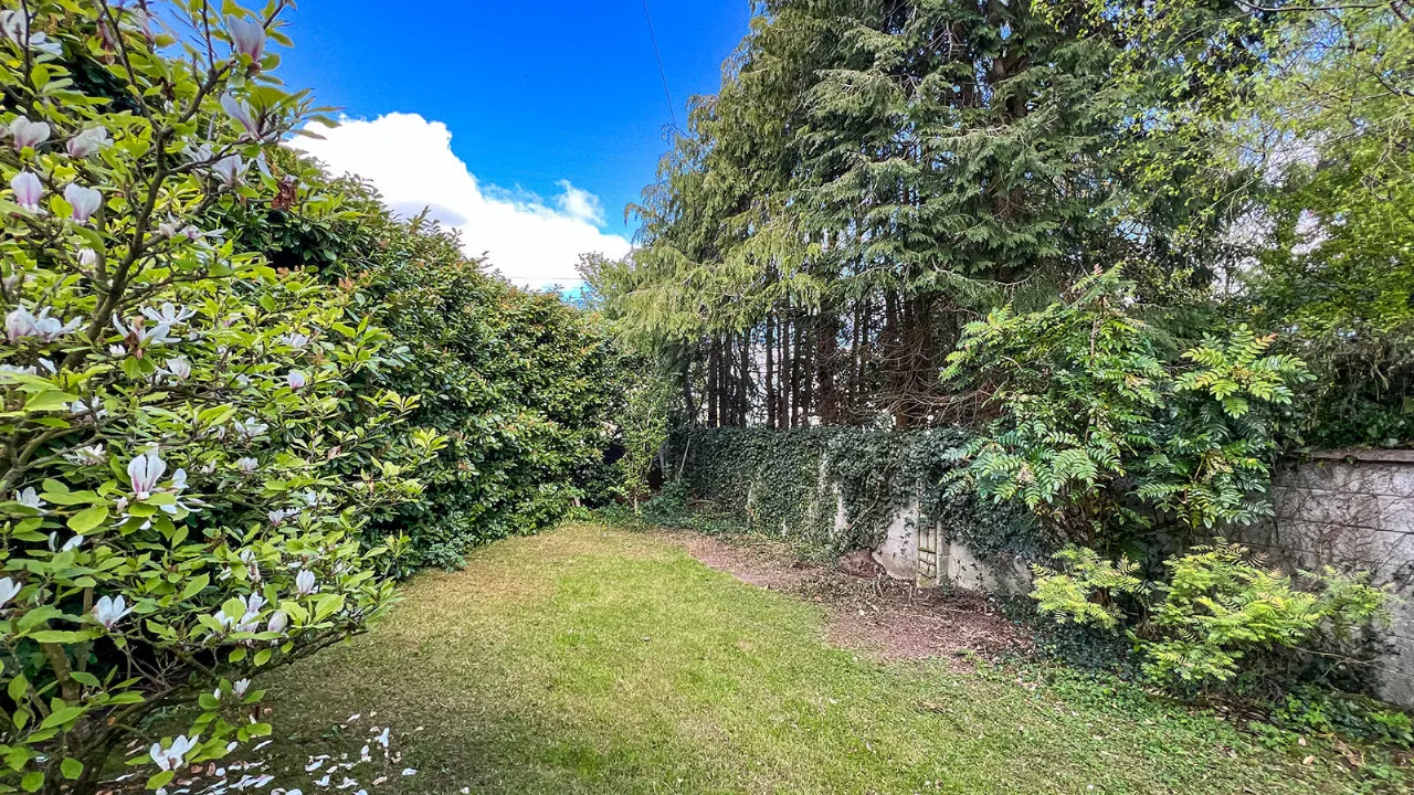 Photo of 1 Clarnwood, Freshford Road, Kilkenny, R95 HYW2