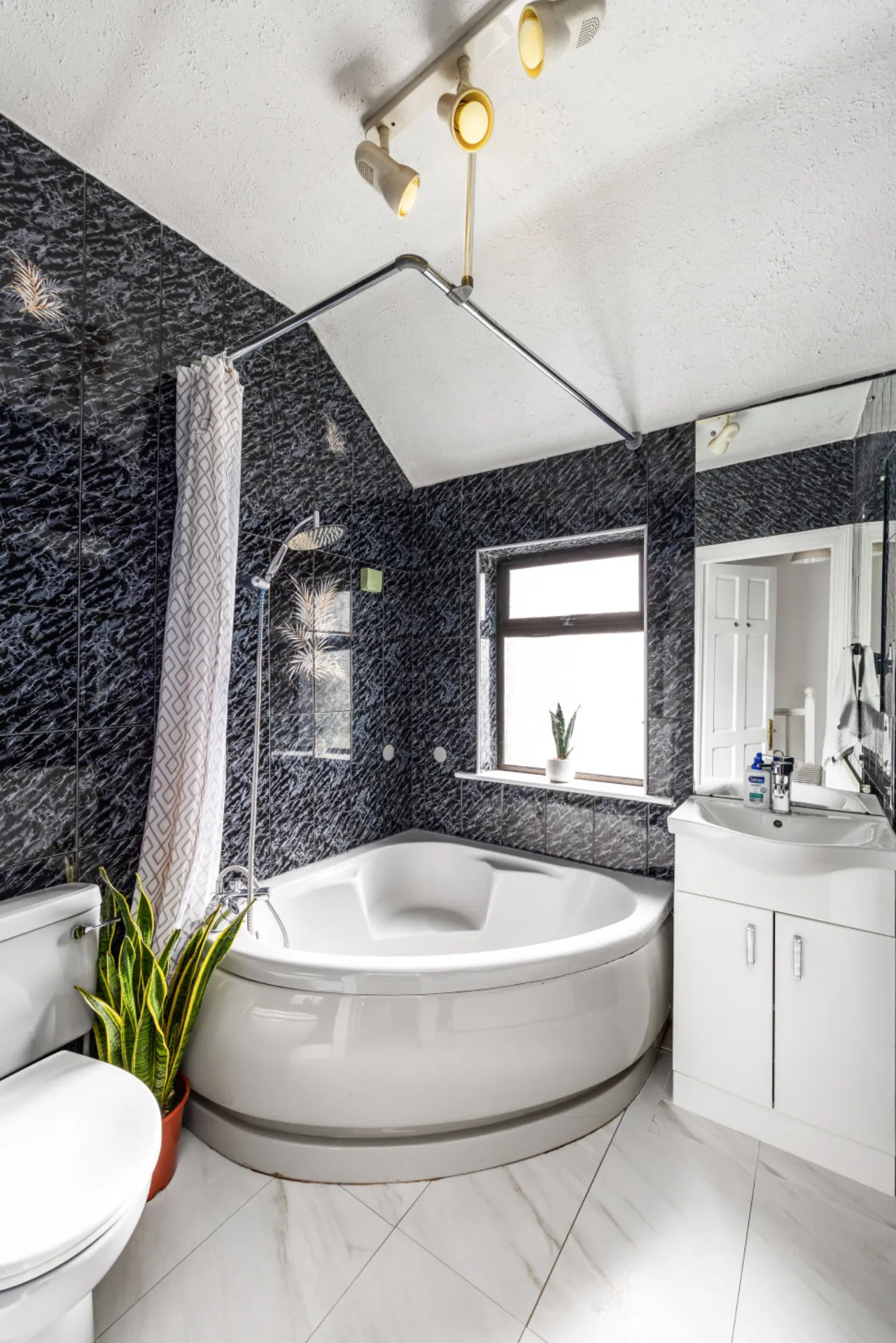 Photo of 4 Vernon Gardens, Clontarf, Dublin 3, D03 W868