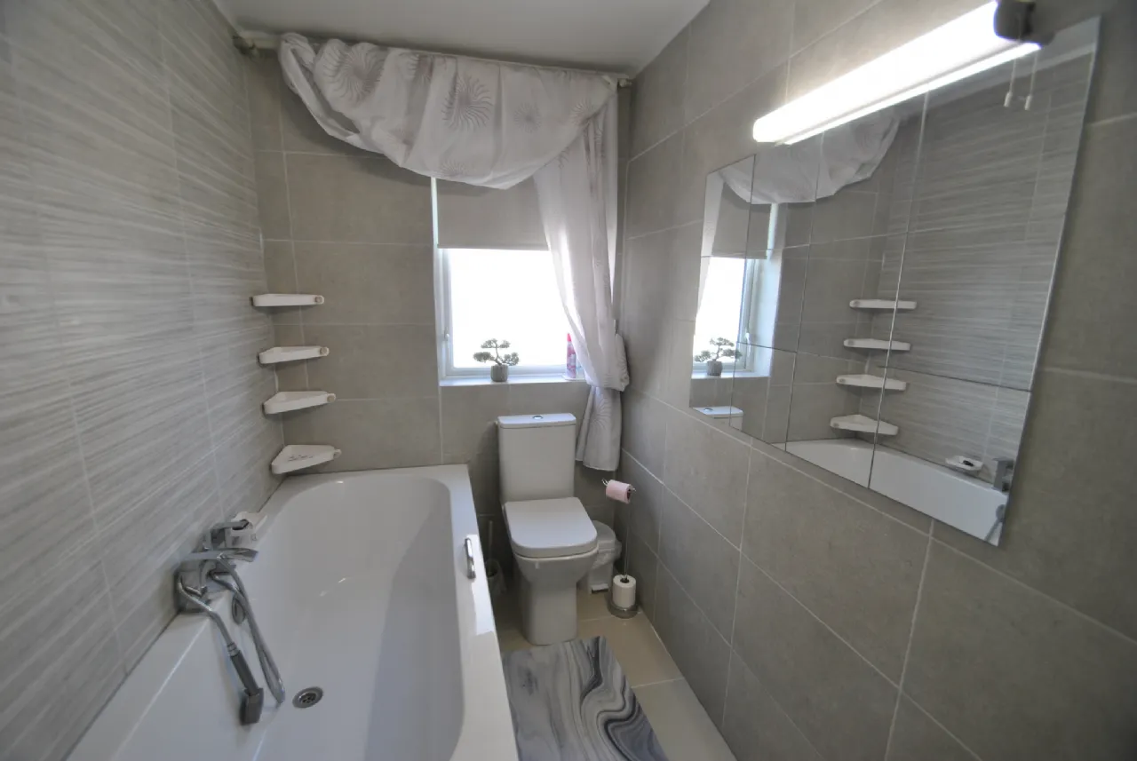 Photo of 77 Glencarrick, Roscrea, Co. Tipperary, E53 WE27